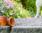 4 ejemplos de cómo puedes decorar tu jardín para que sea bonito y muy práctico